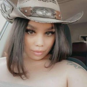 Meet your Posher, Mia